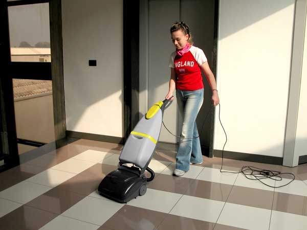 با اسکرابر خشک کن خانه خود را سریع تمیز کنید
